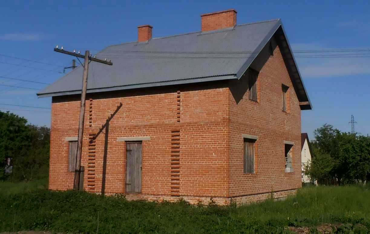 1878556240347699
