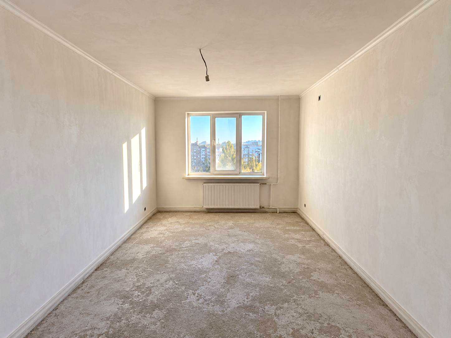 1878558112995296