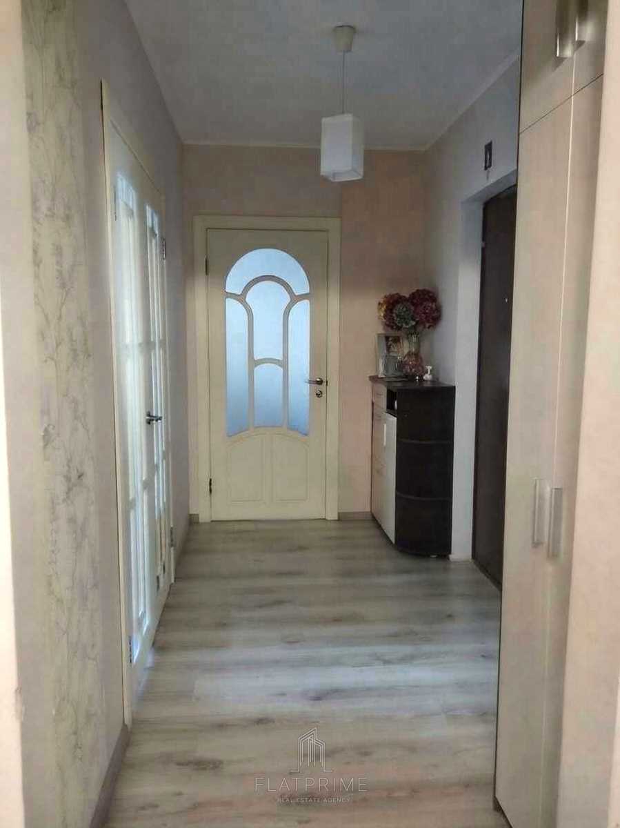1878558550214643