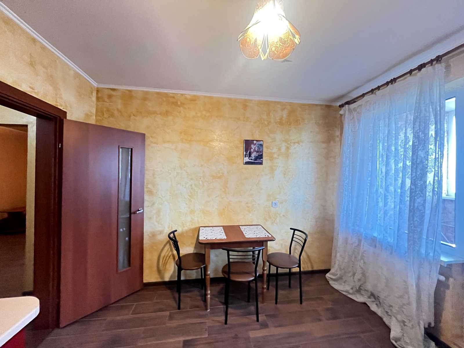 1878559345748872