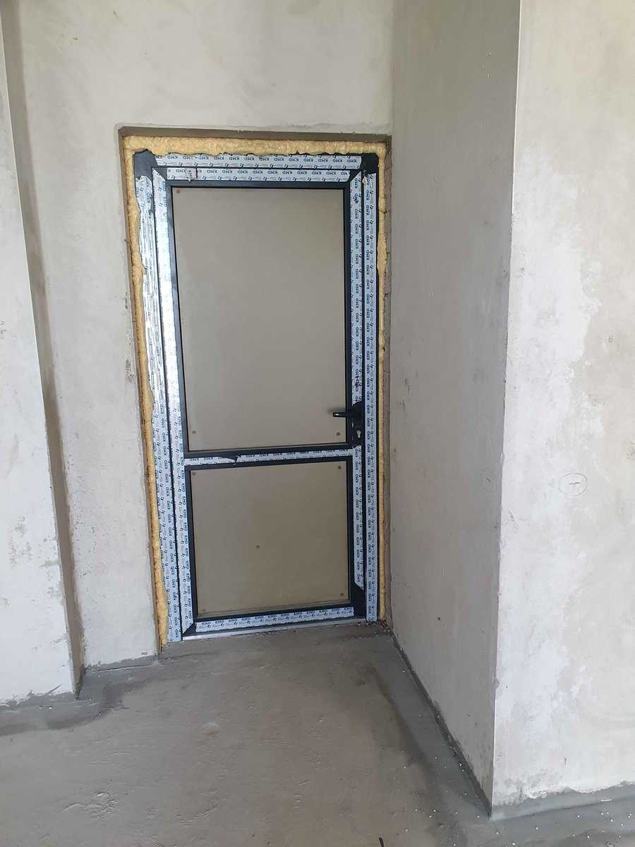 1878559715128351