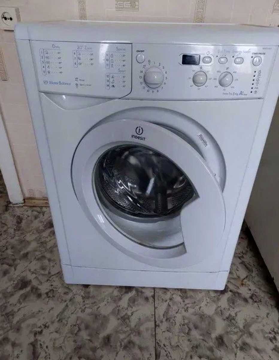 1878559742530435