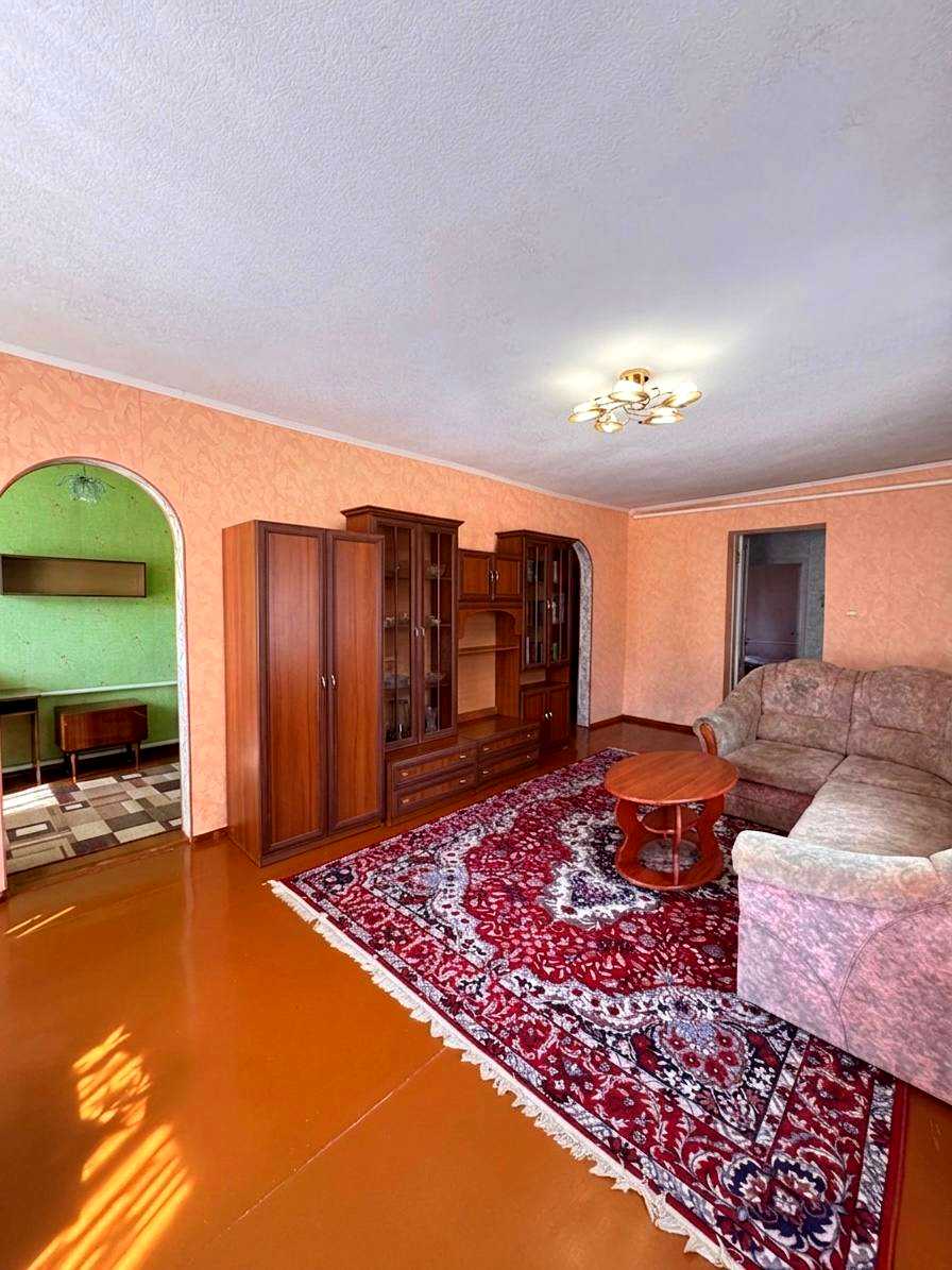 1878563392640928