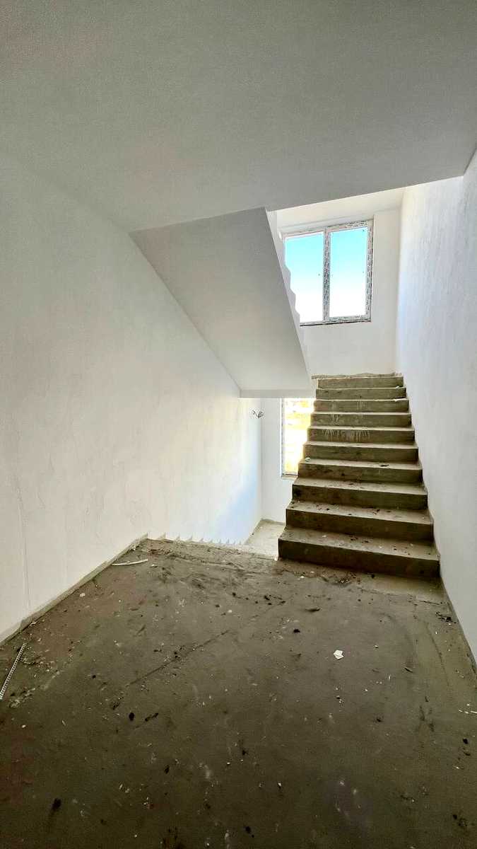 1878563546650944