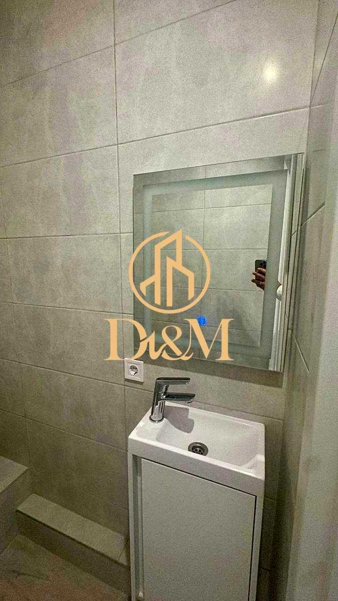 1878566542715376