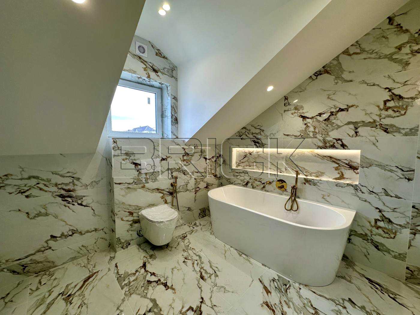 1878567249659456