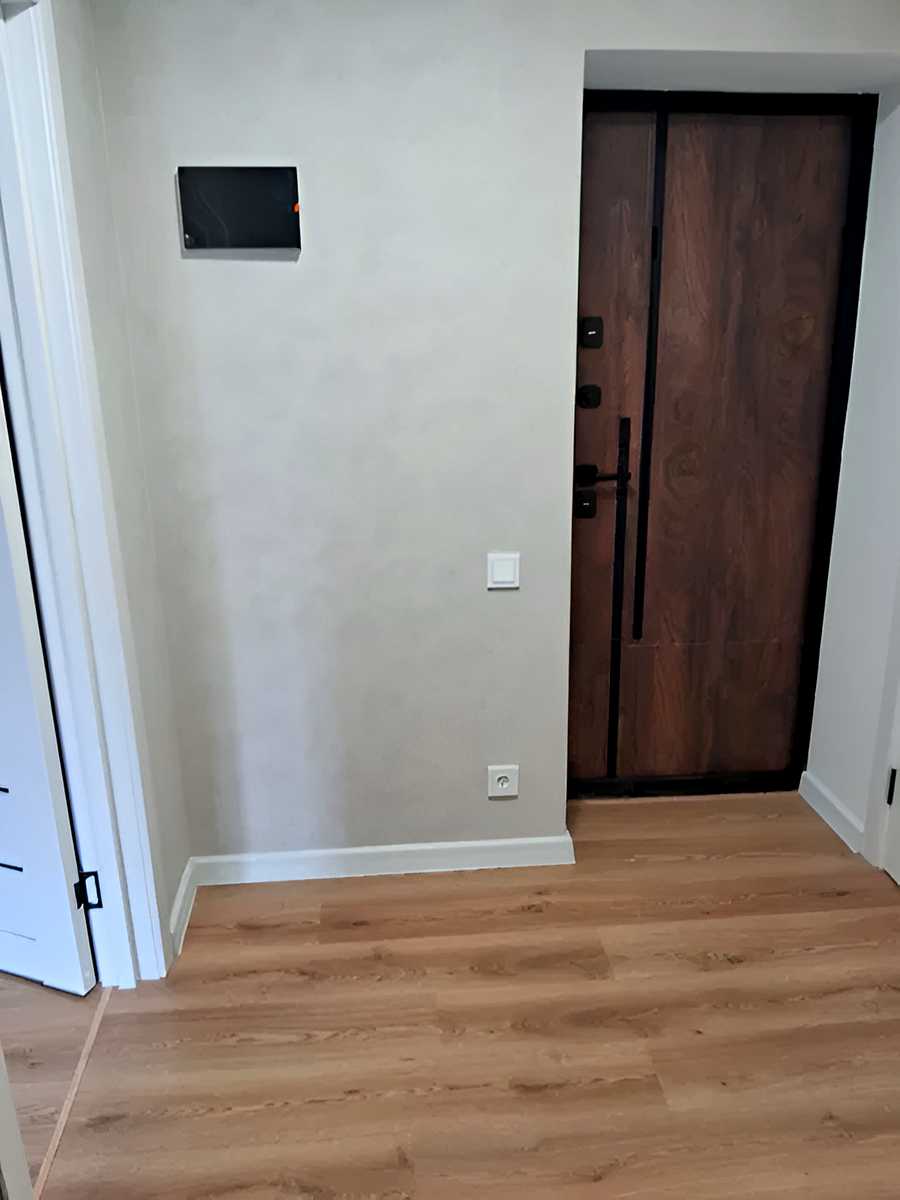 1878568870443393