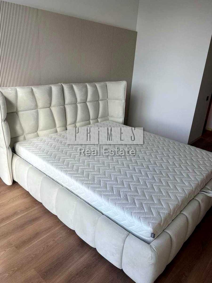 1878569981326518