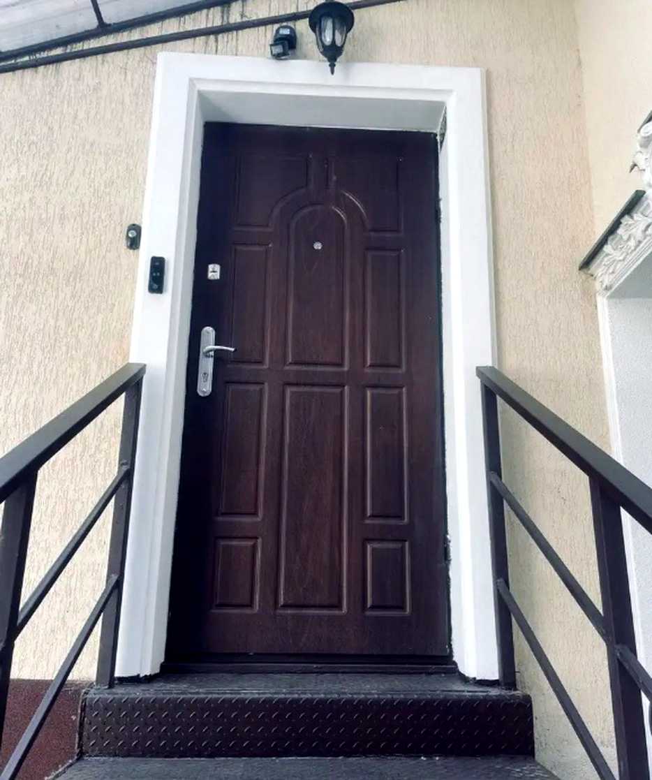 1878570401383749