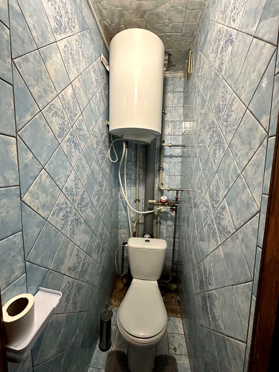 1878570471752093