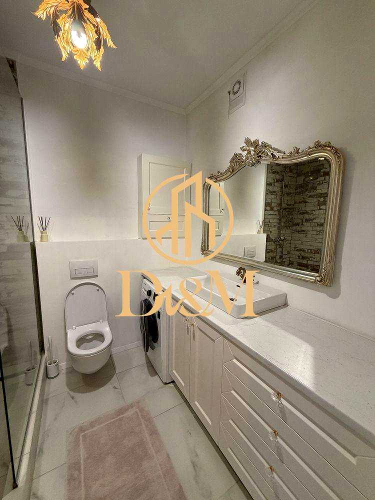 1878570844816280