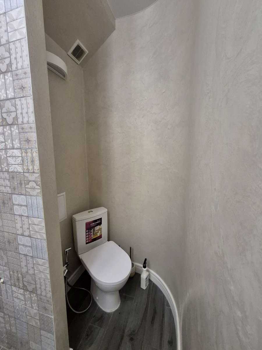 1878571318593800