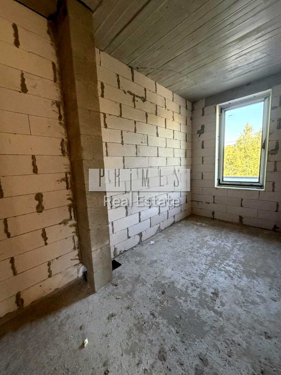 1878574399649207
