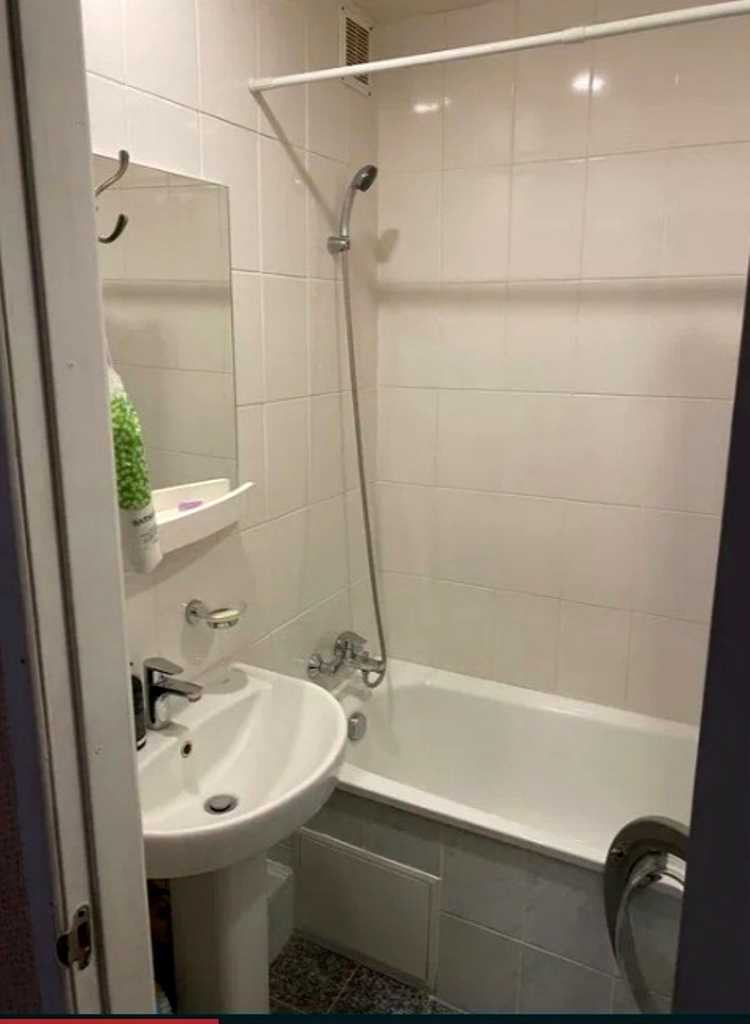 1878574772588760