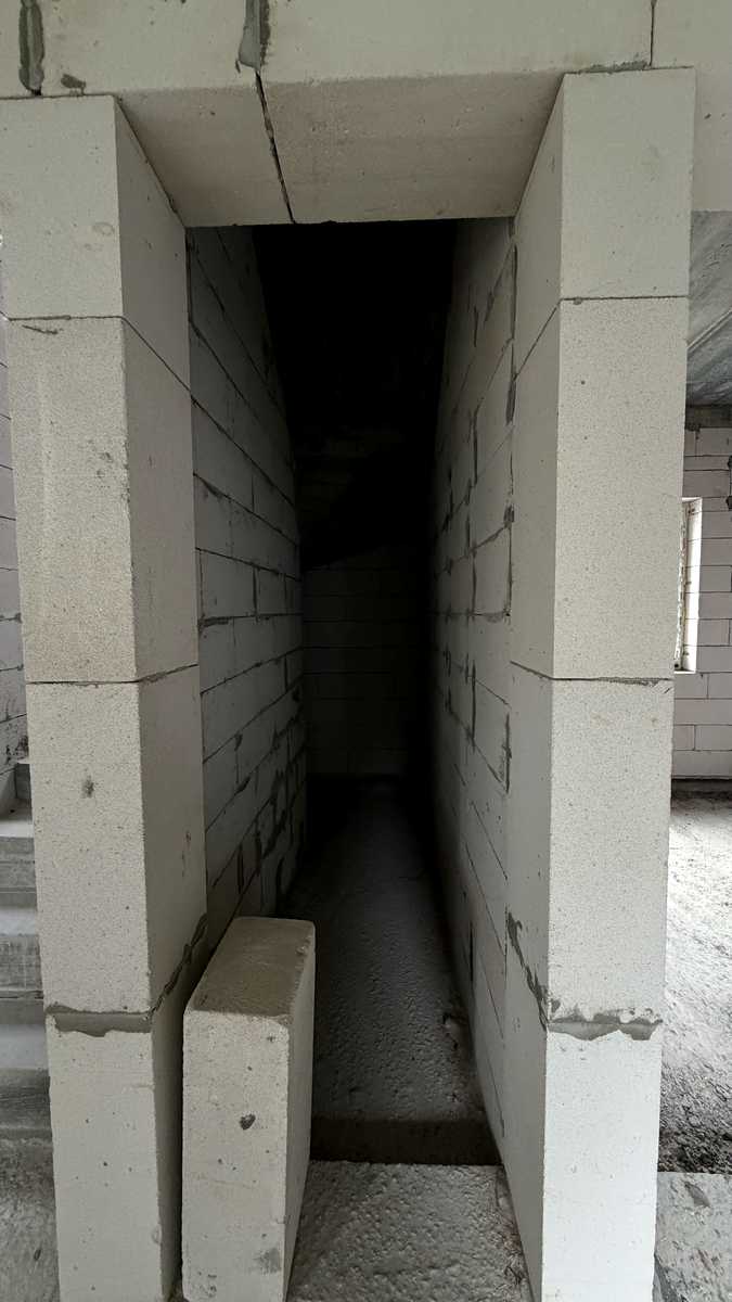 1878575596950342