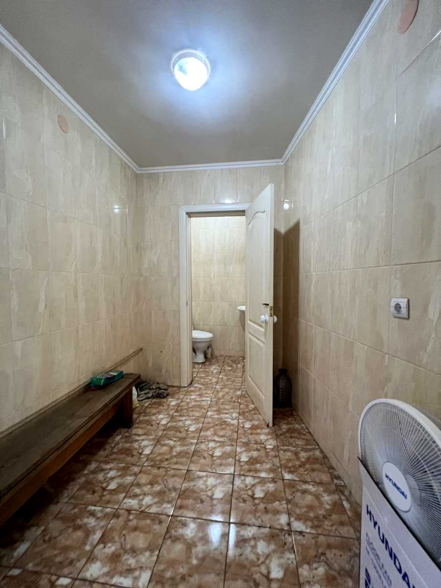 1878576827056369