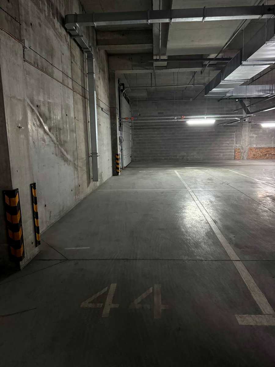 1878577035357063