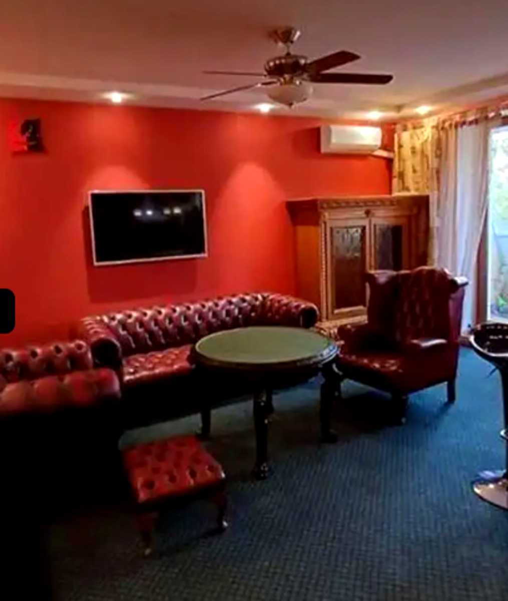 1878578616226244