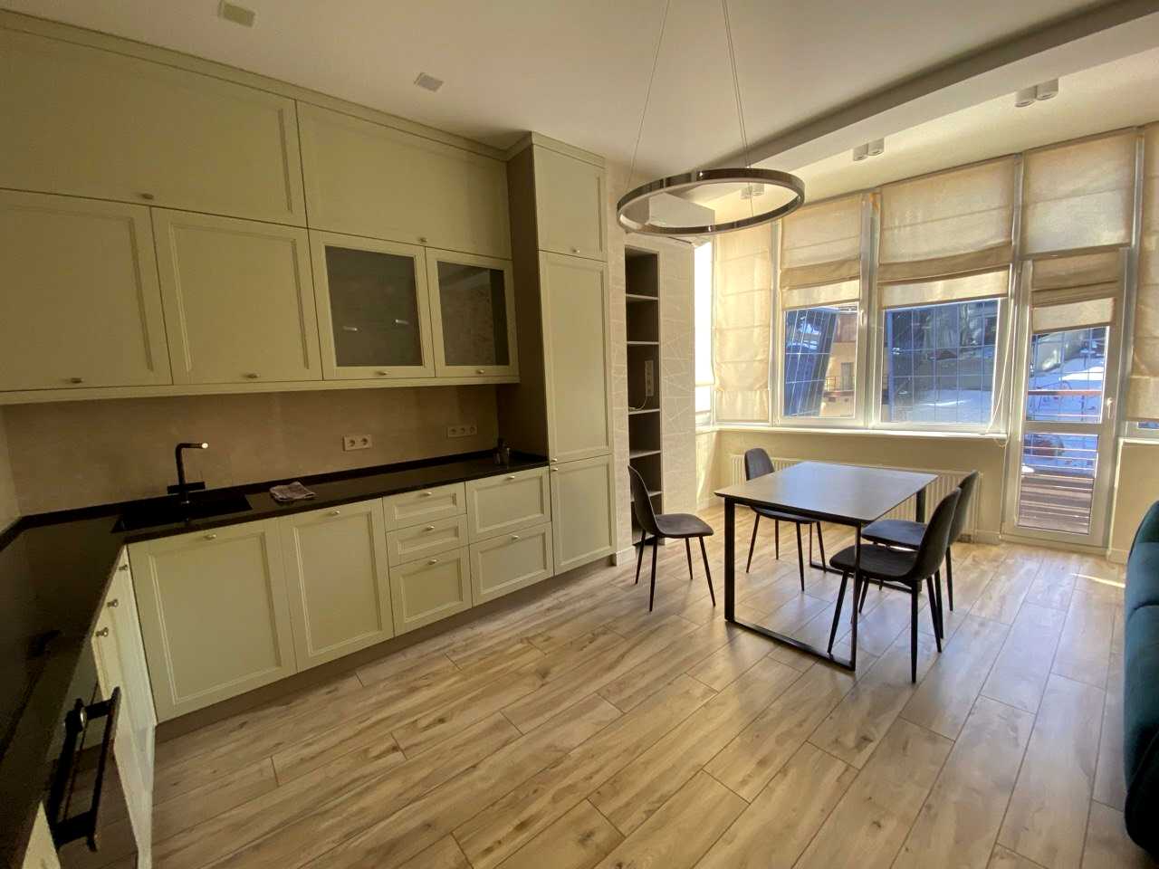 1878582003590395