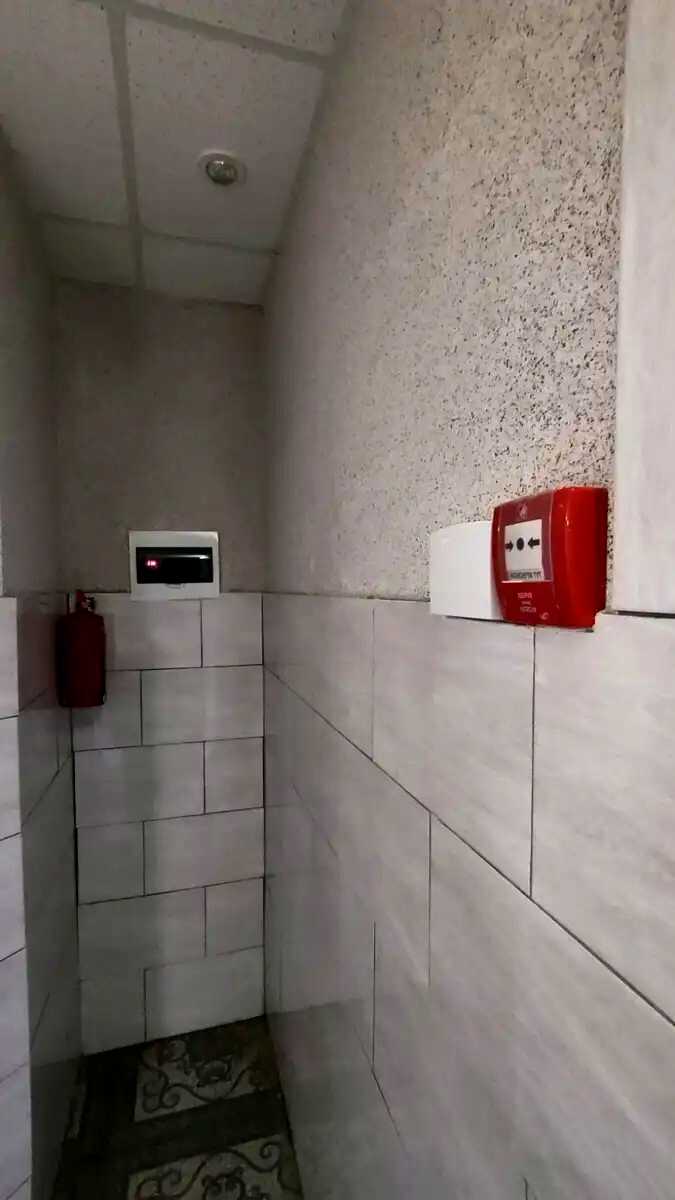 1878584137438288