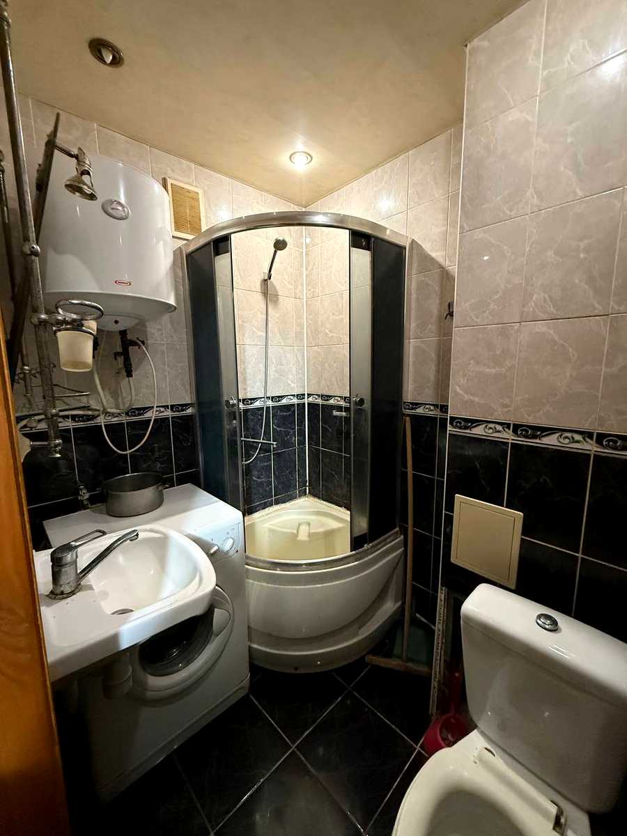 1878584463460012