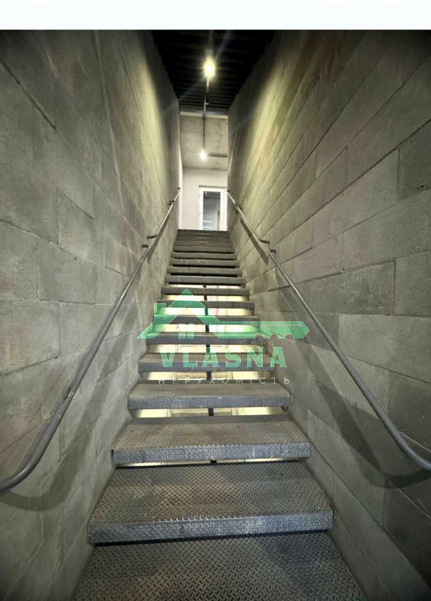 1878595675584893