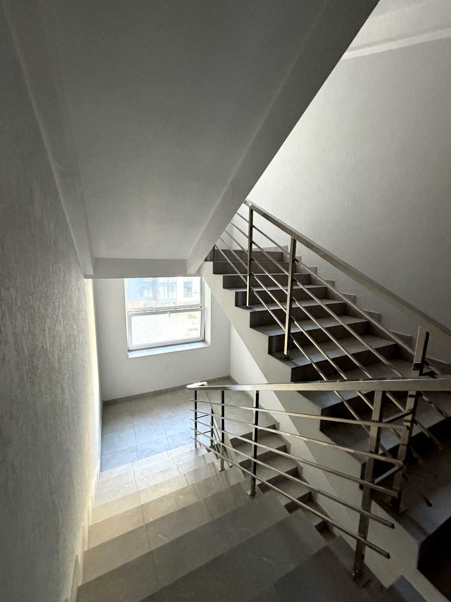 1878600911249985