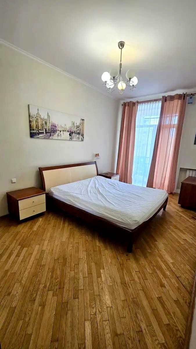 1878641574045299