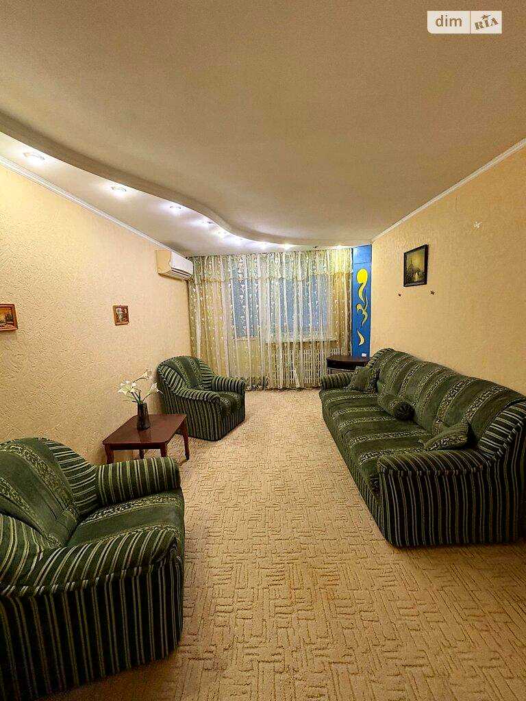 1878647674282061