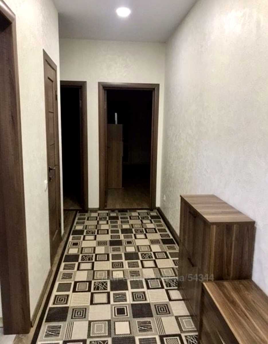 1878651395370403