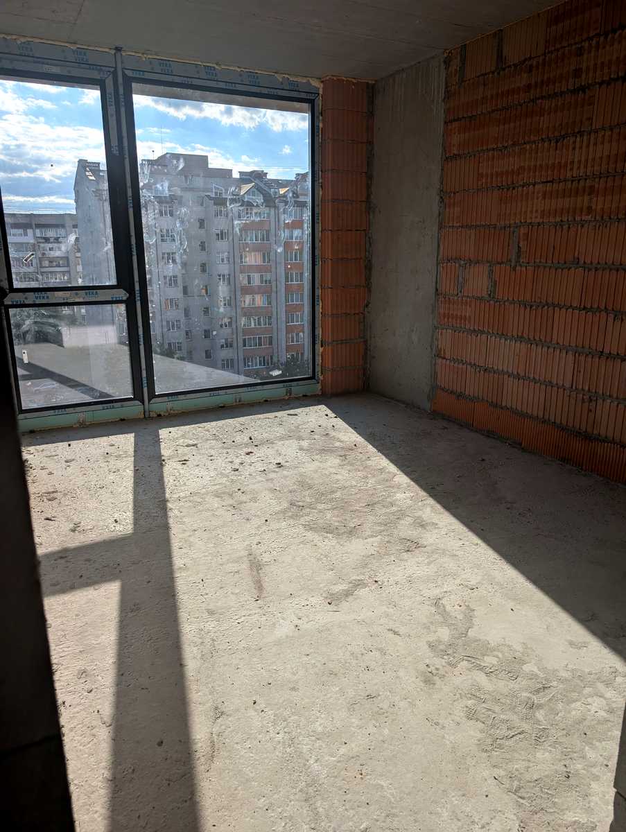 1878654840336175