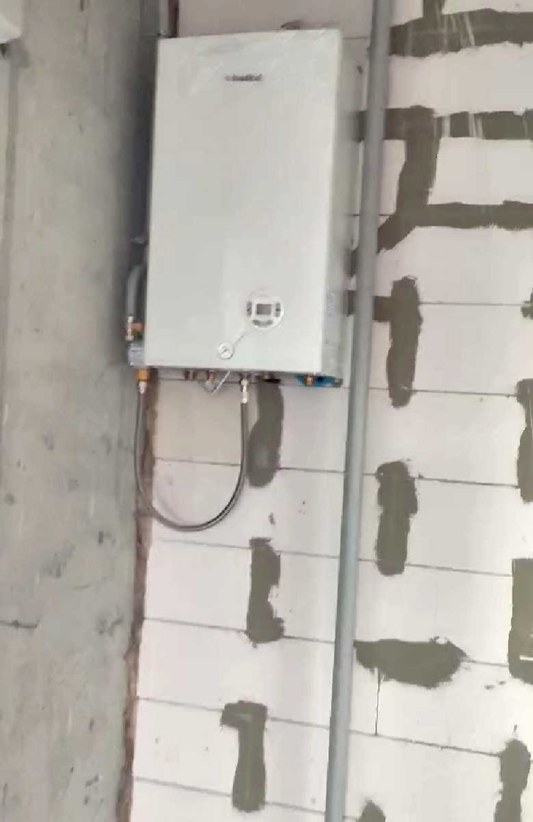 1878657885041061