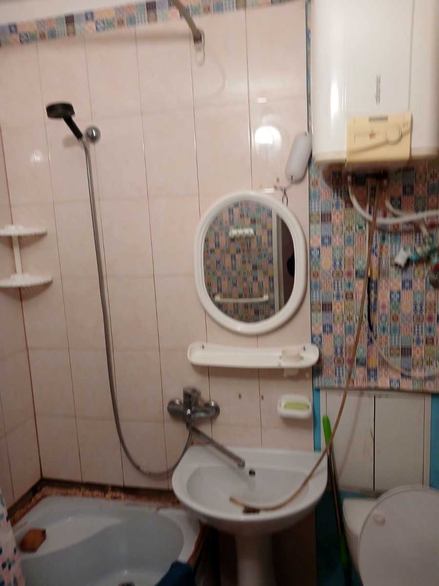 1878672418570044