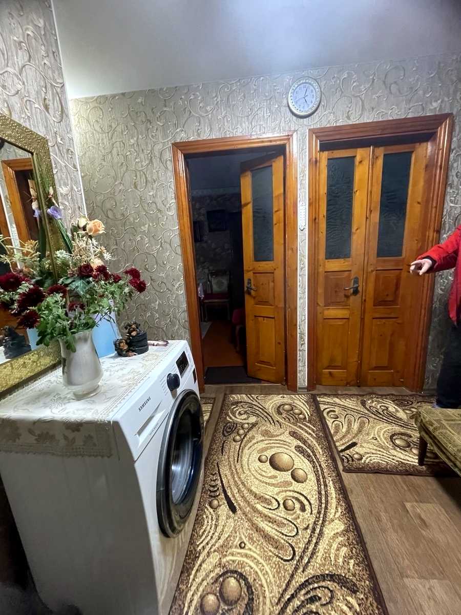 1878672895410573