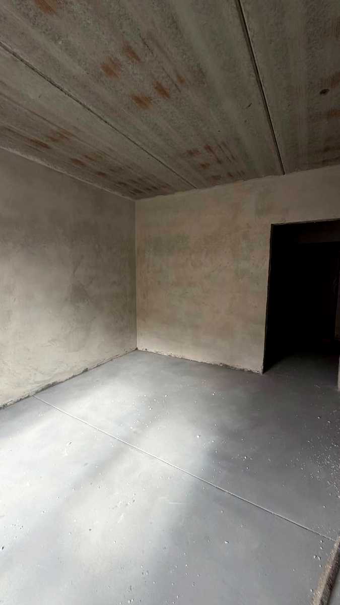 1878675879910333