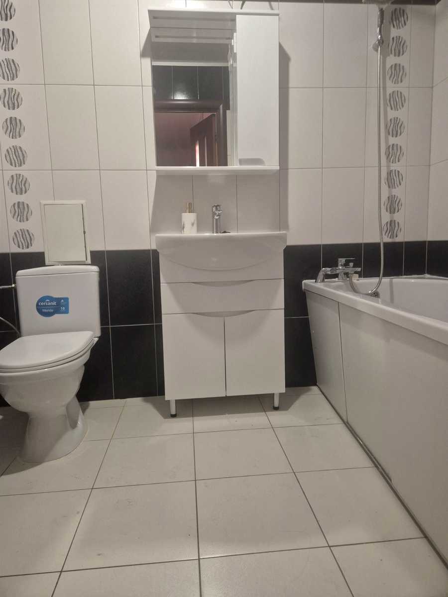 1878677344750131
