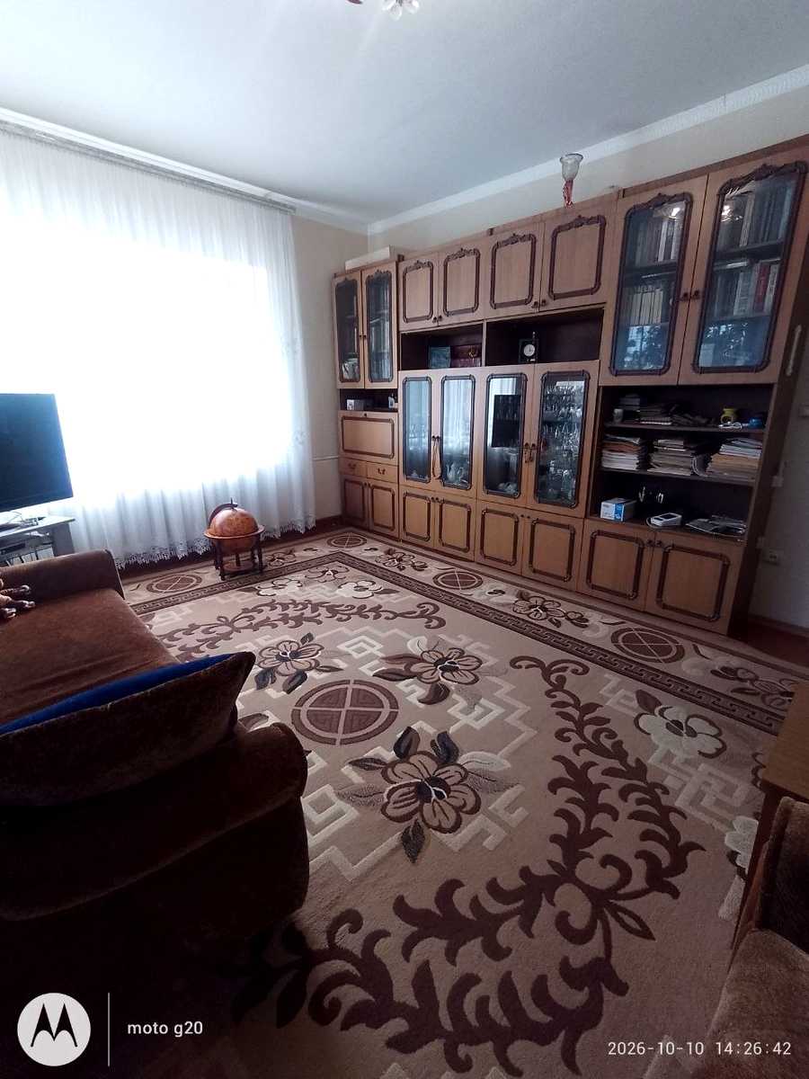 1878679818593910