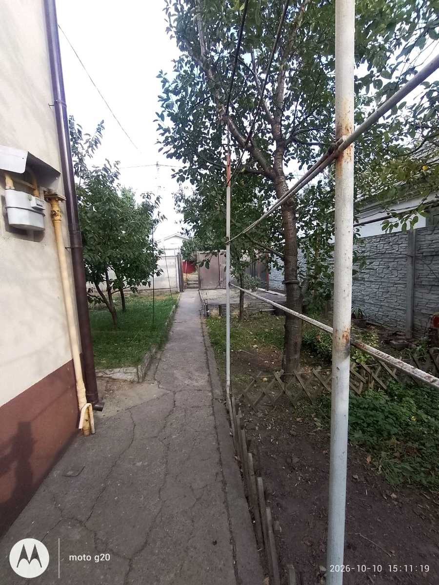 1878679819726370