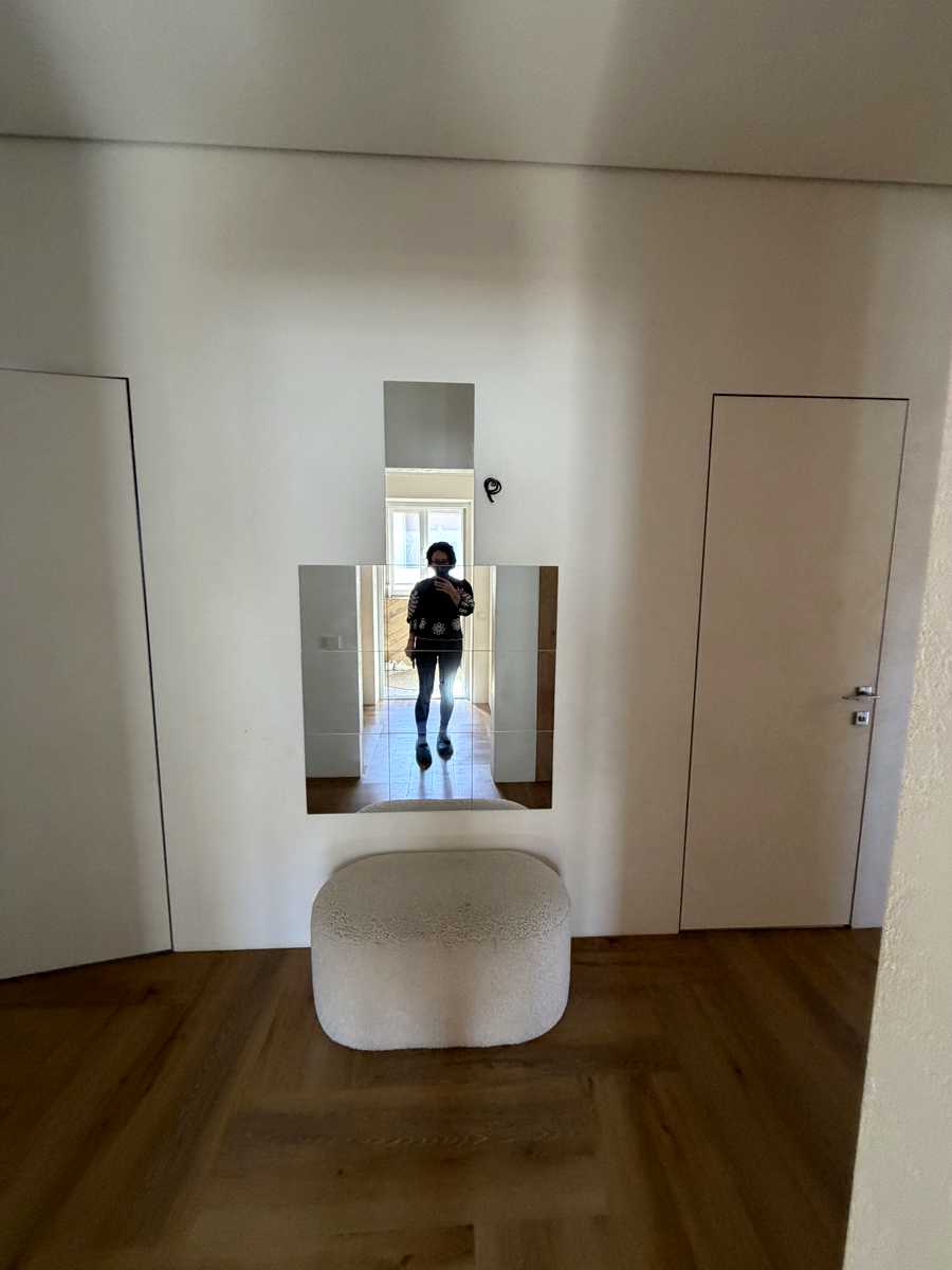1878683256857379