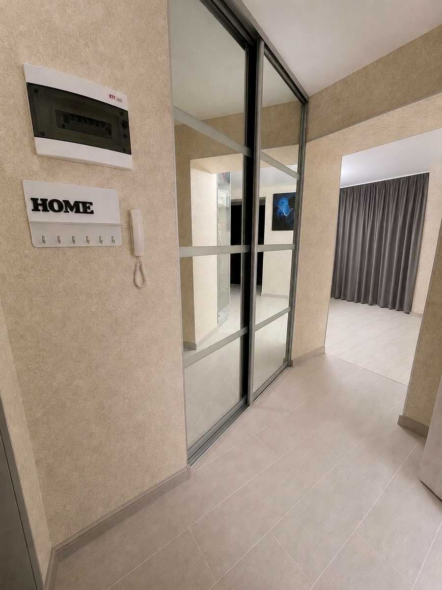 1878684216375378
