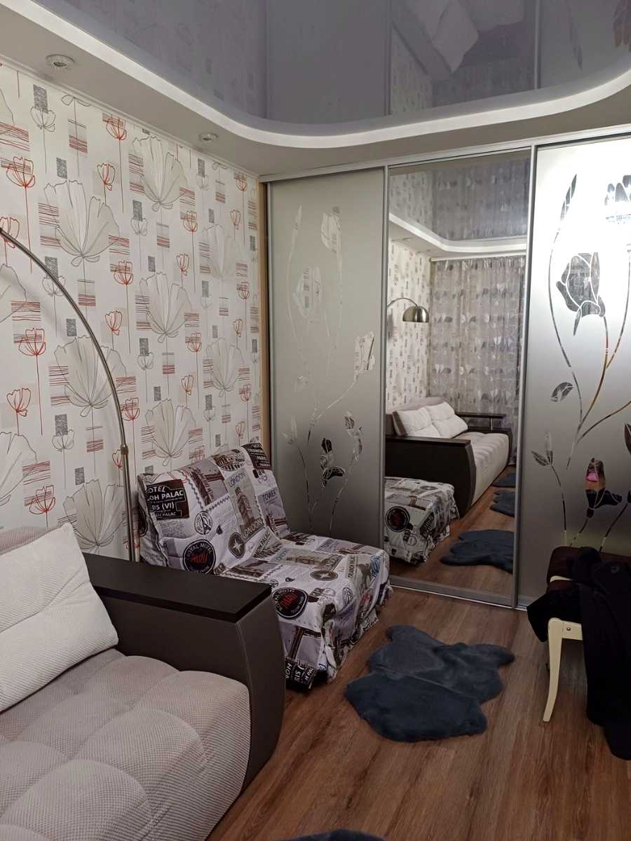 1878694760598157