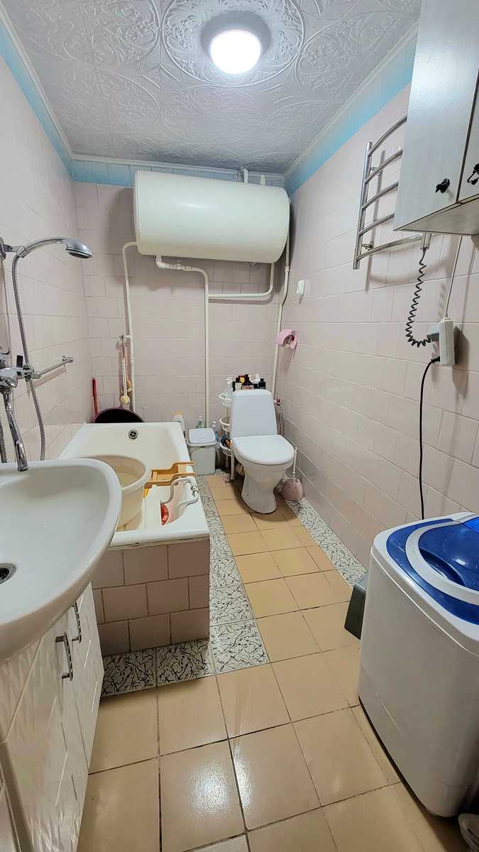 1878737652906468