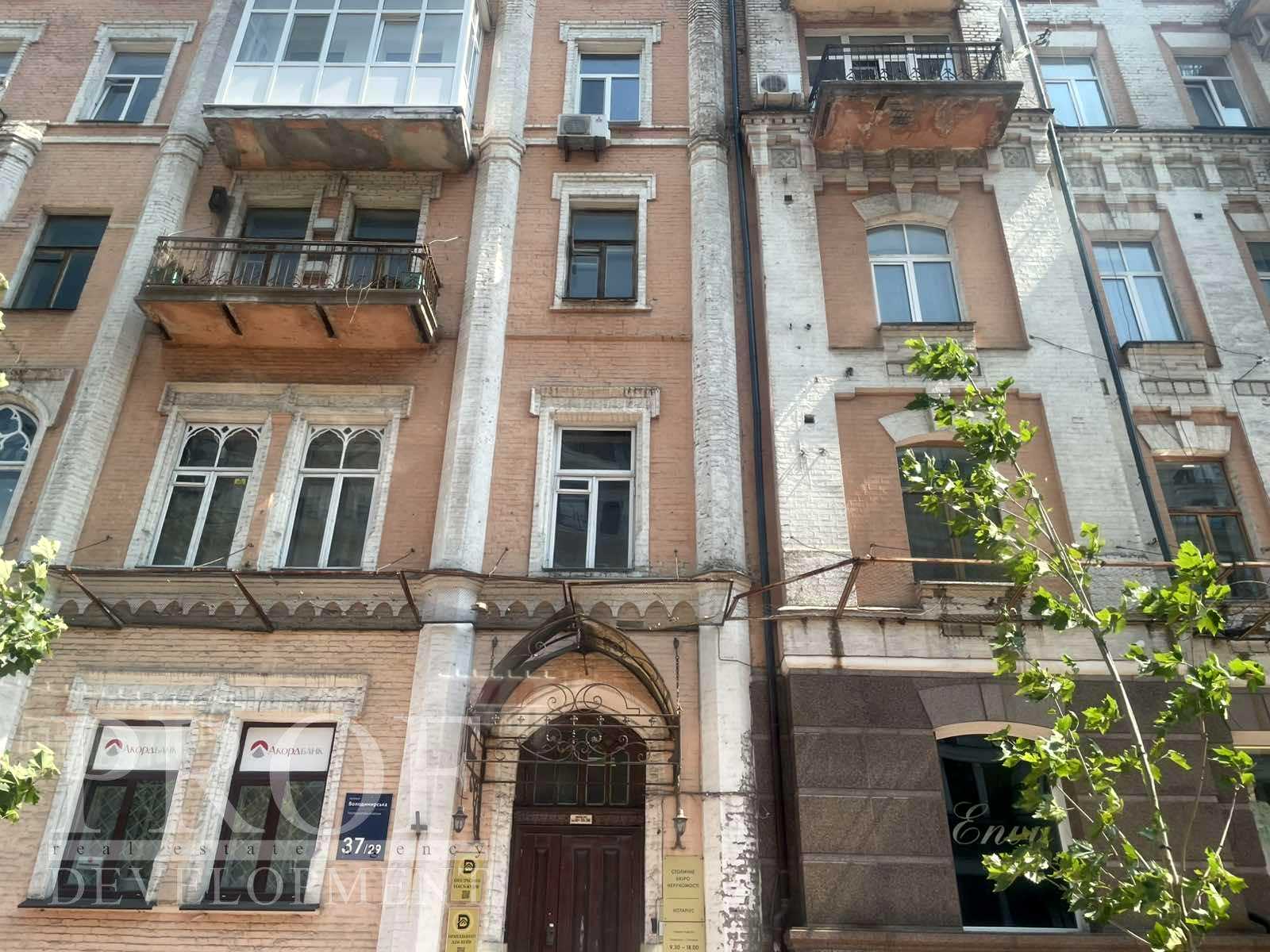 1878745054049536