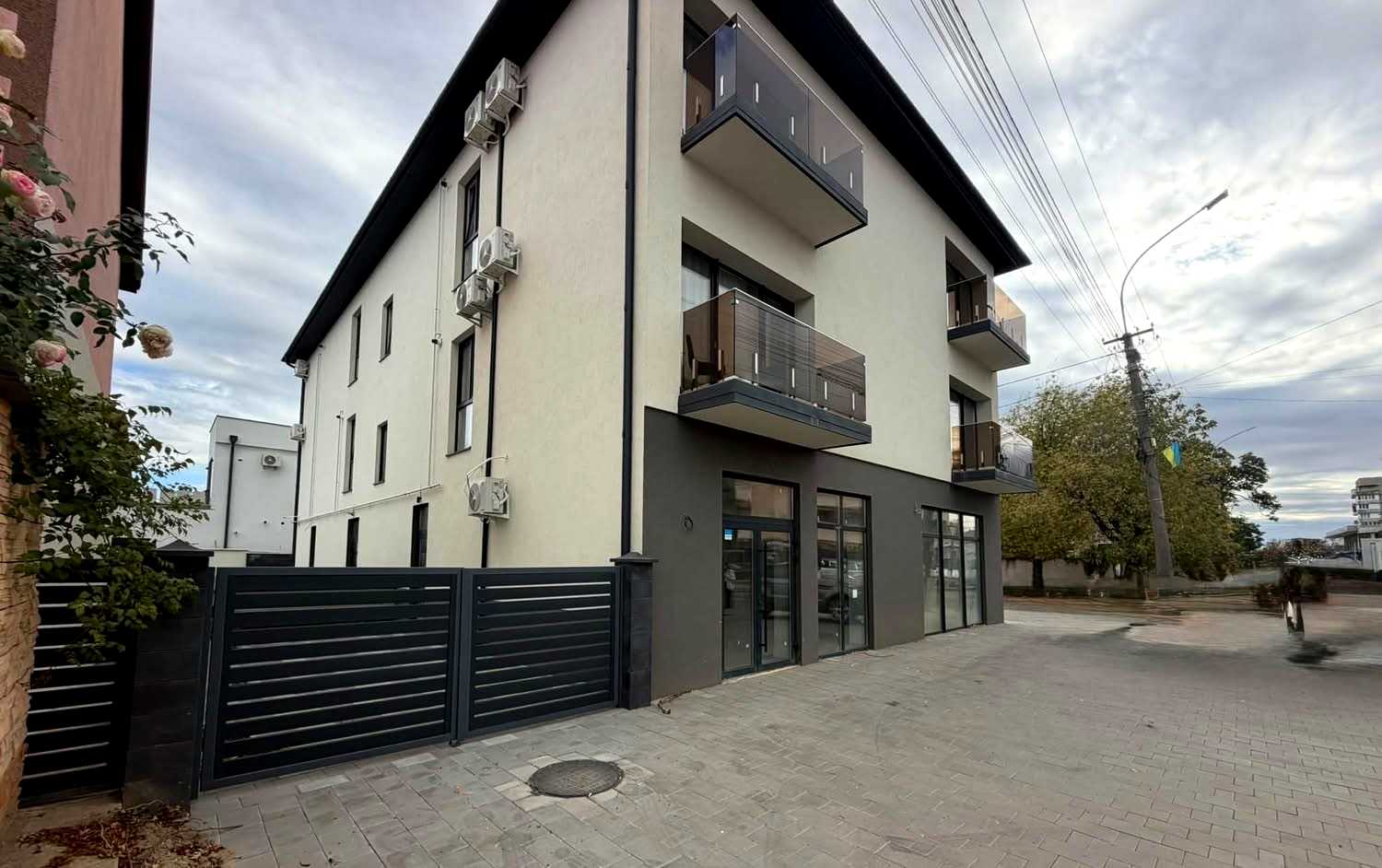 1878752875492938