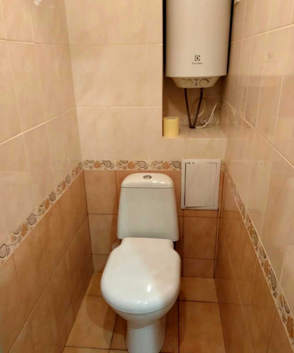 1878754564694737