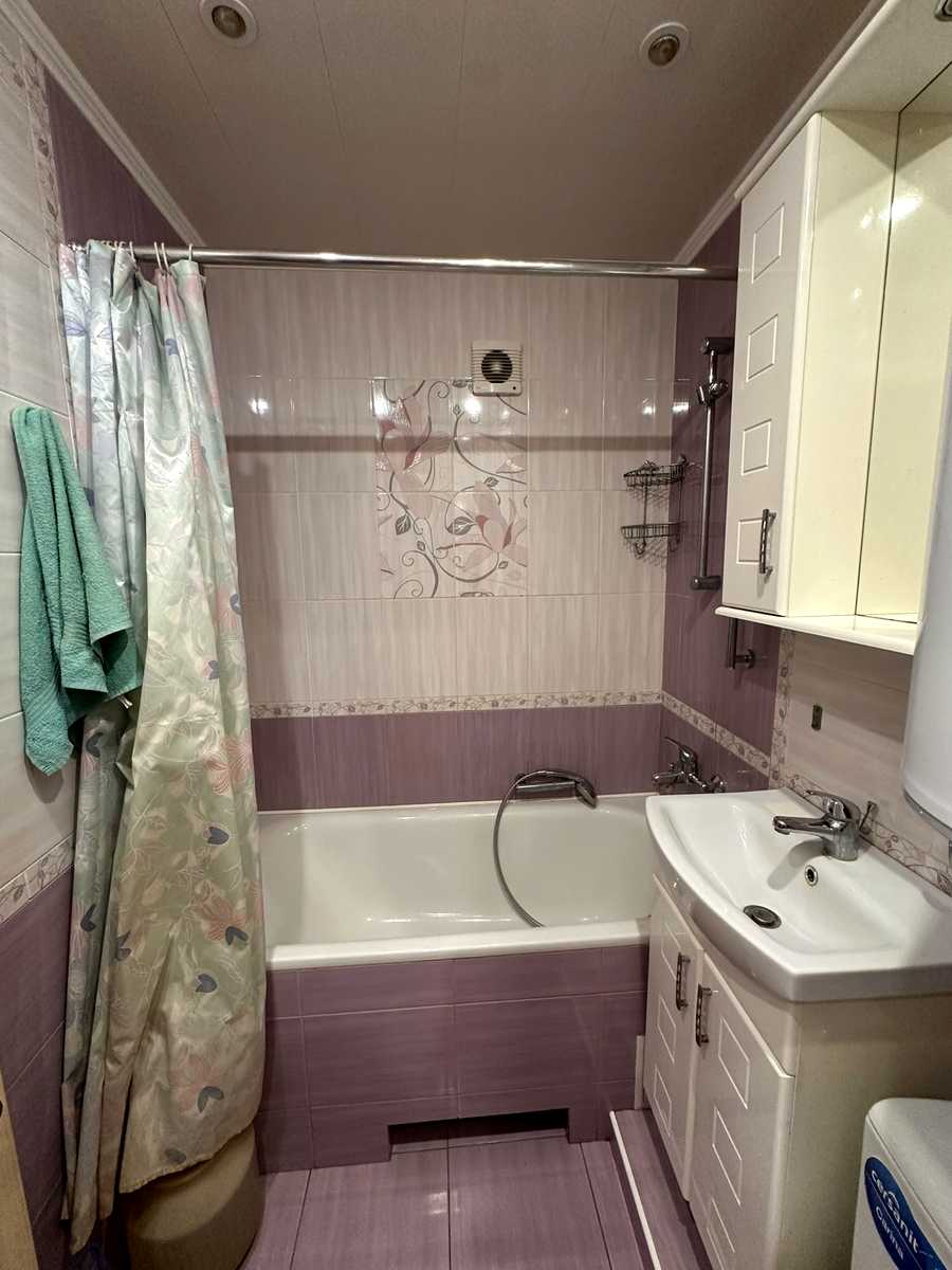 1878754768825907