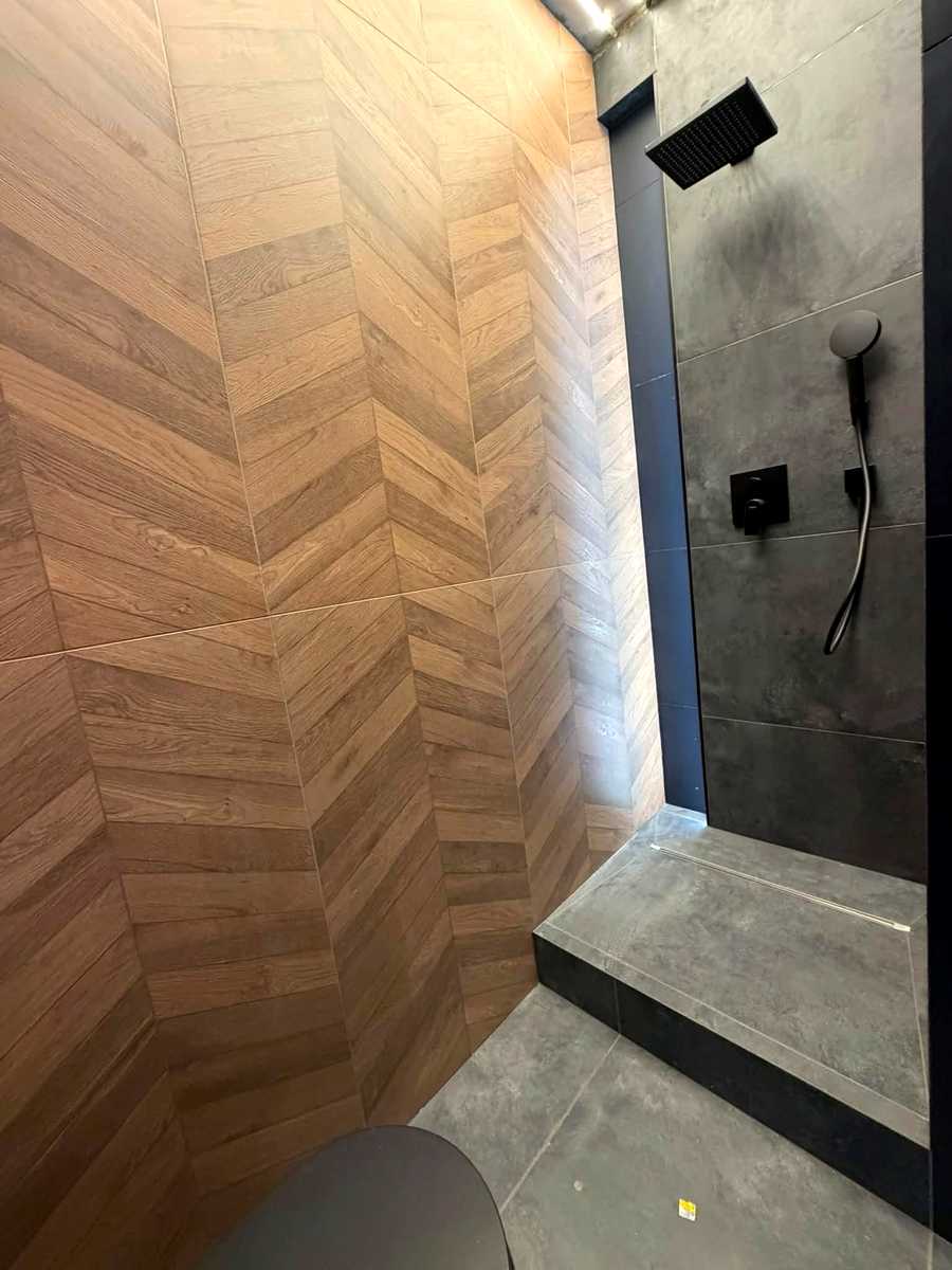 1878754872568178