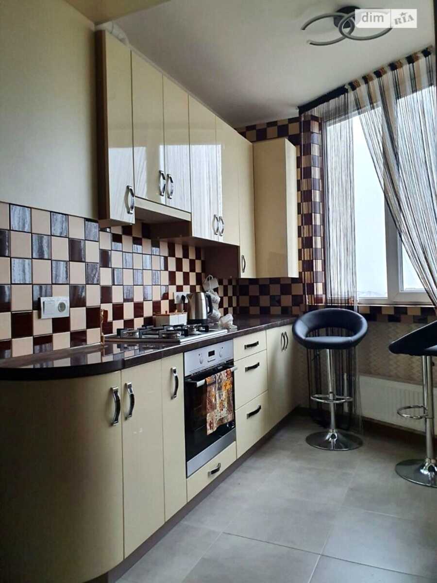 1878756167076727