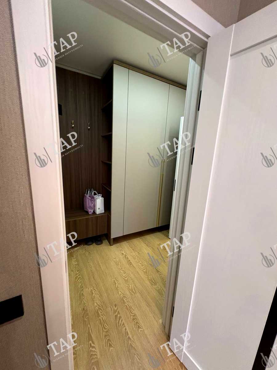 1878757707567326
