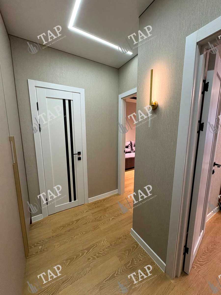 1878757707771763